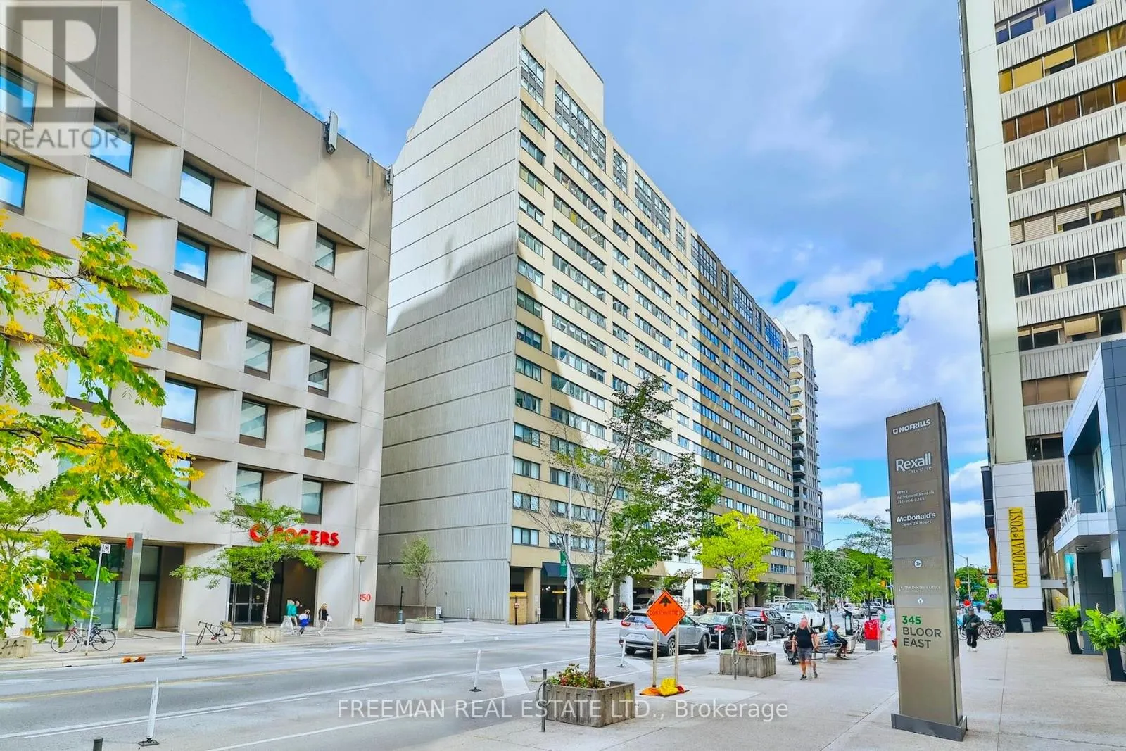 204 - 360 BLOOR STREET E