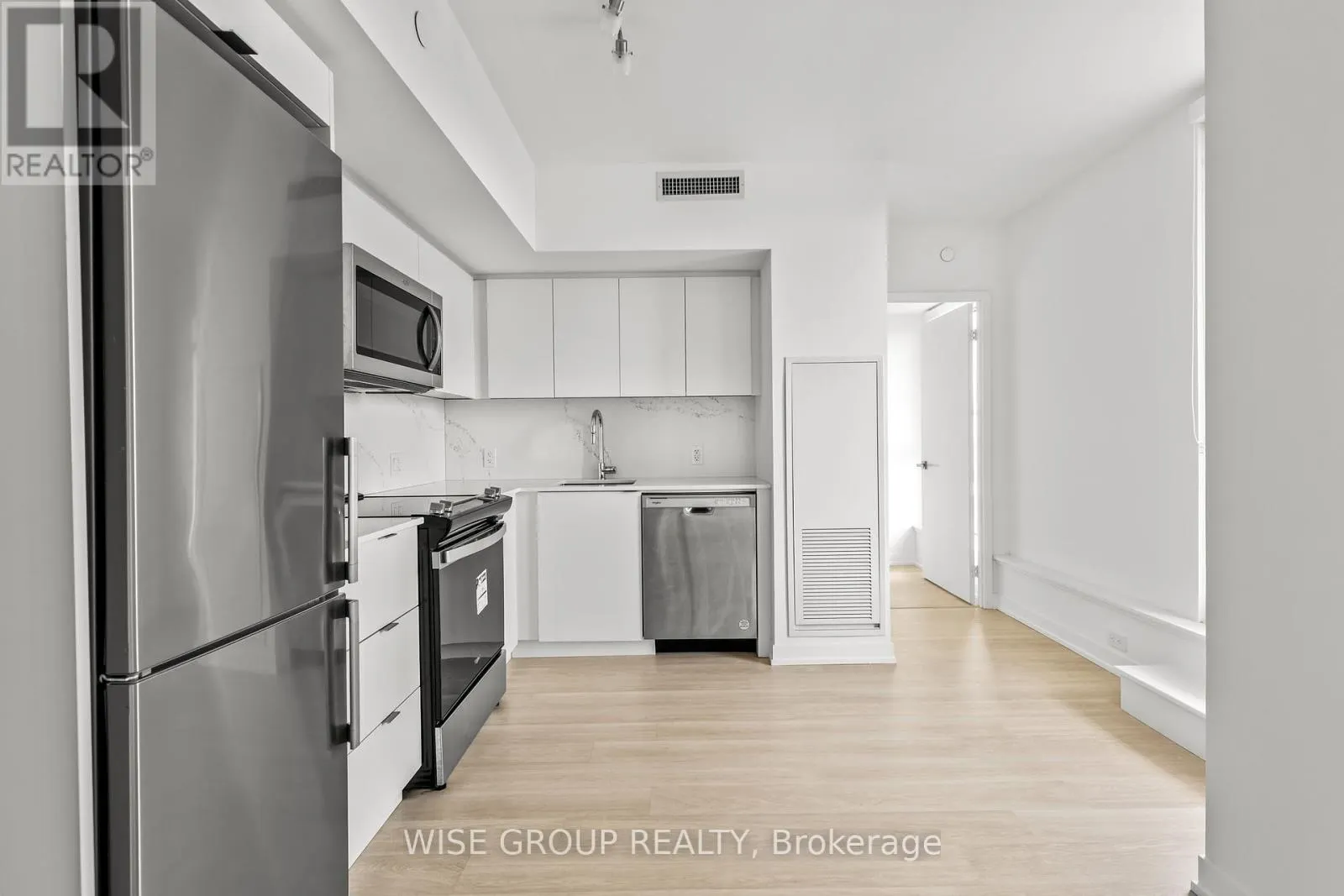 607 - 500 WILSON AVENUE