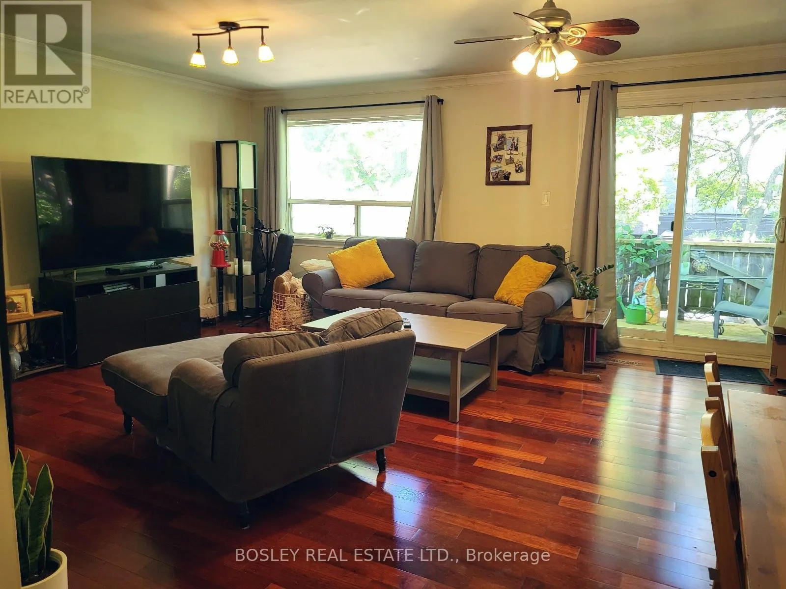 #2 (UPPER) - 33 LORINDALE AVENUE