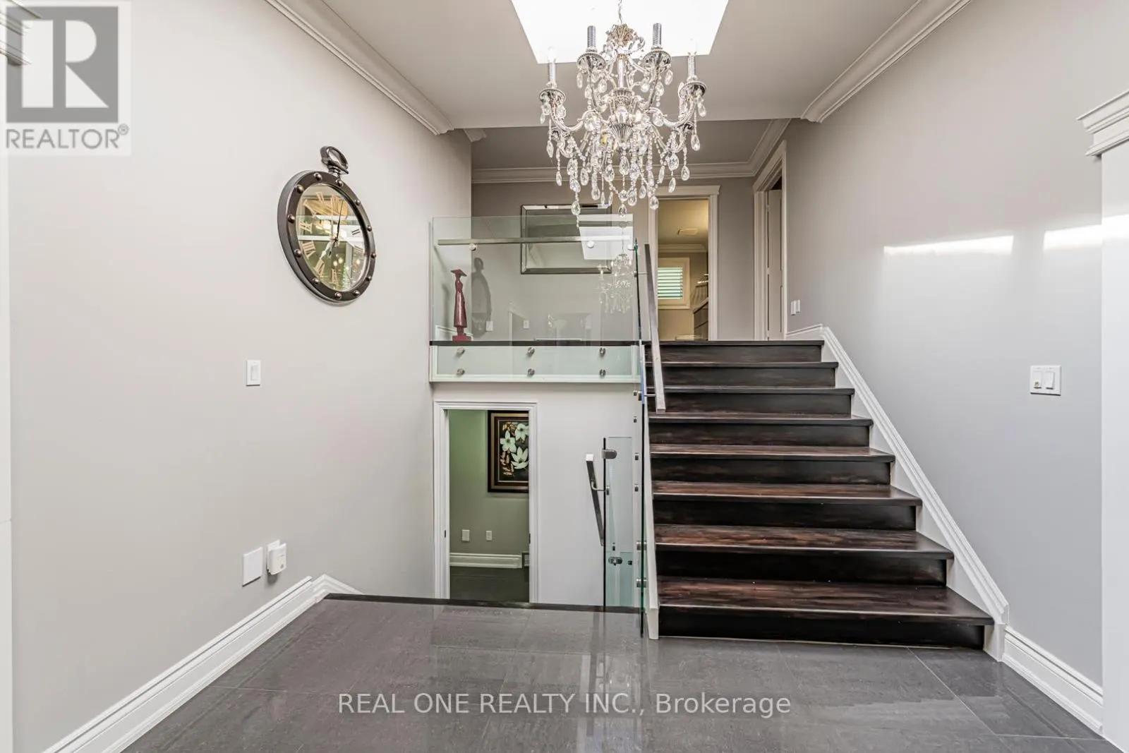 1 MANORPARK COURT S