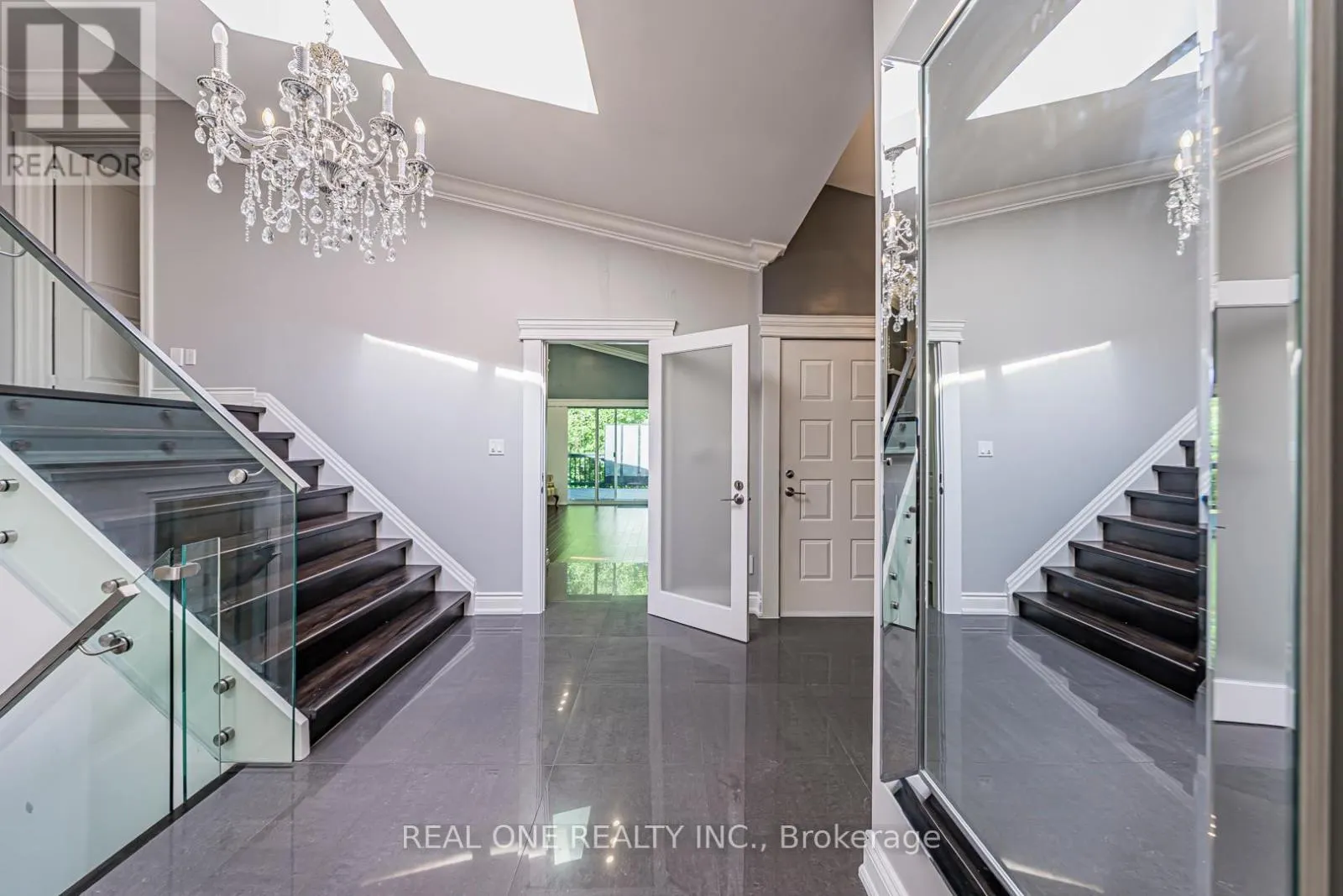 1 MANORPARK COURT S