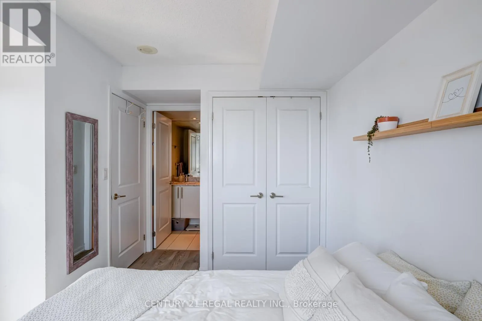 1708 - 125 WESTERN BATTERY ROAD