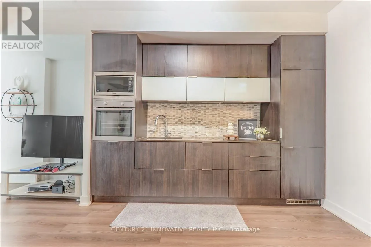 1711 - 318 RICHMOND STREET W