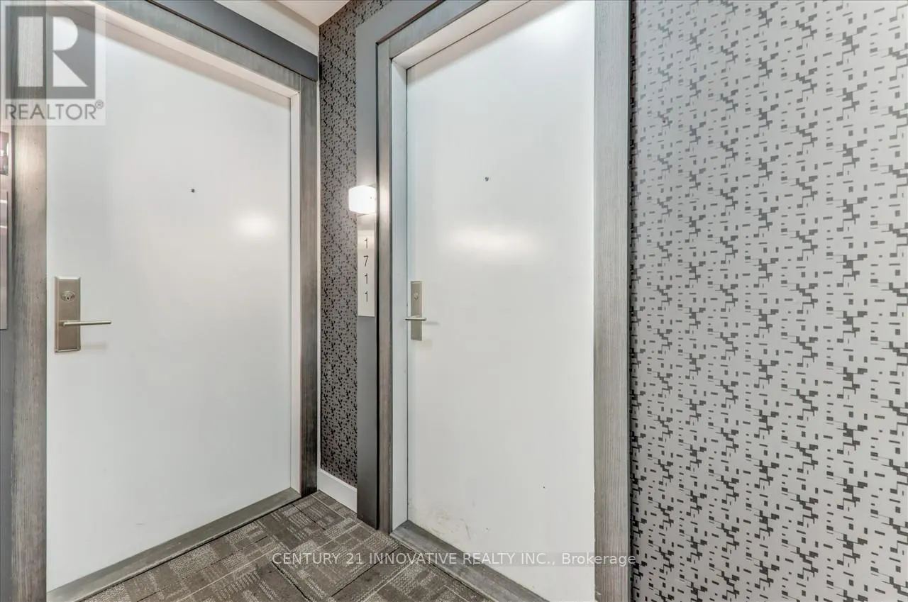1711 - 318 RICHMOND STREET W