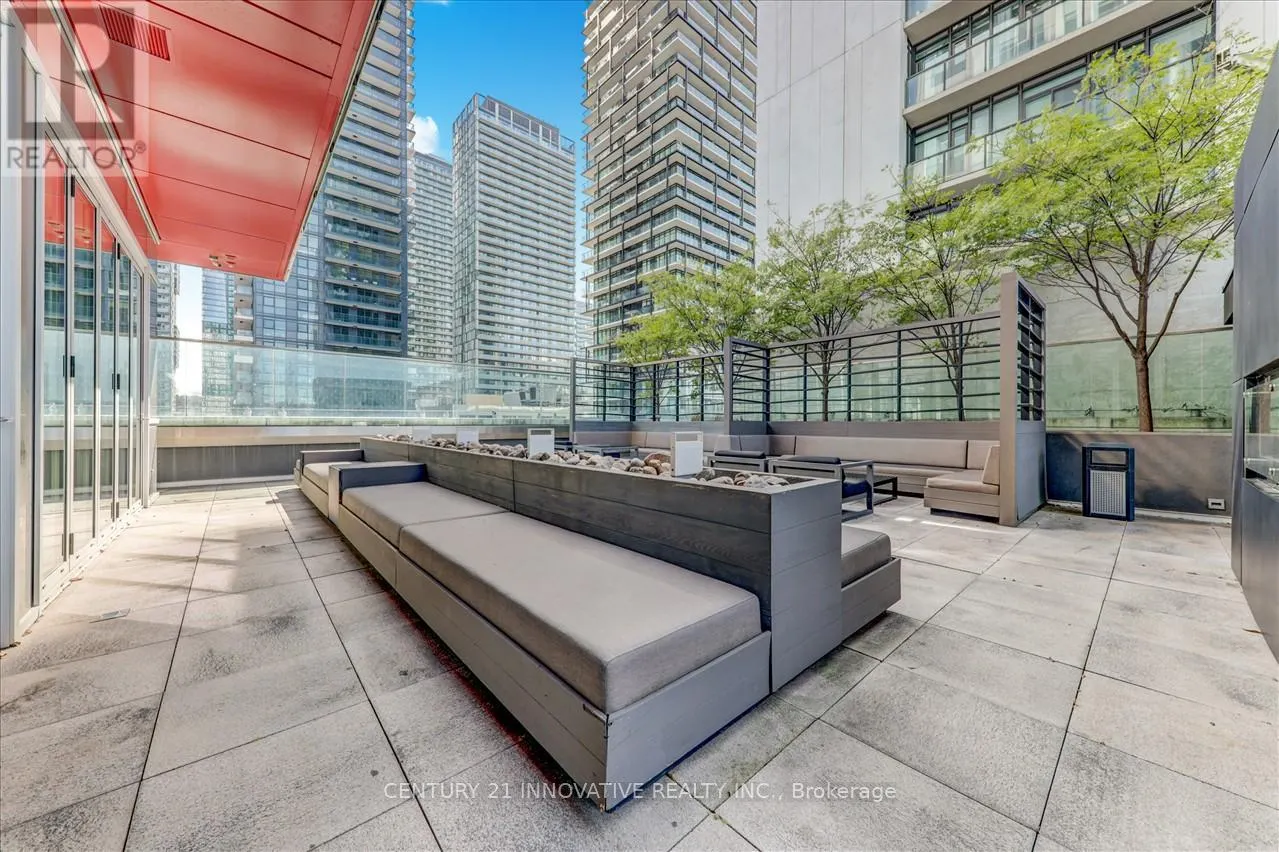 1711 - 318 RICHMOND STREET W