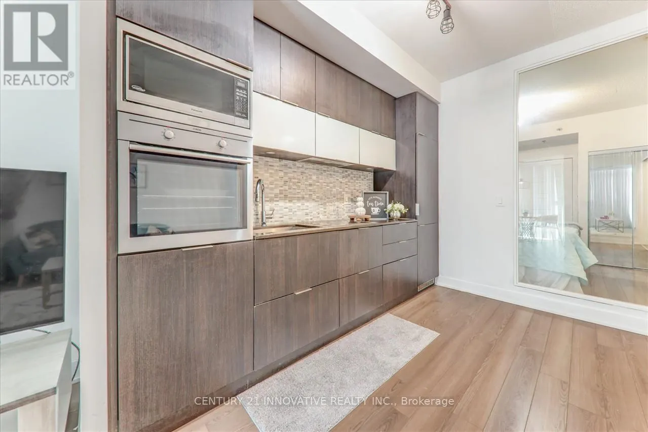 1711 - 318 RICHMOND STREET W