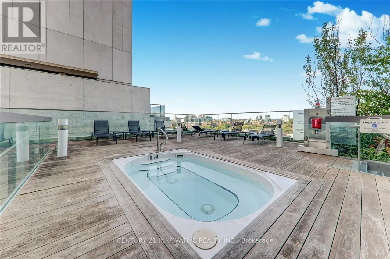 1711 - 318 RICHMOND STREET W