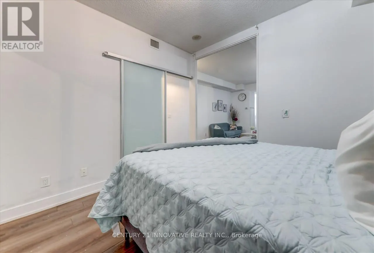 1711 - 318 RICHMOND STREET W