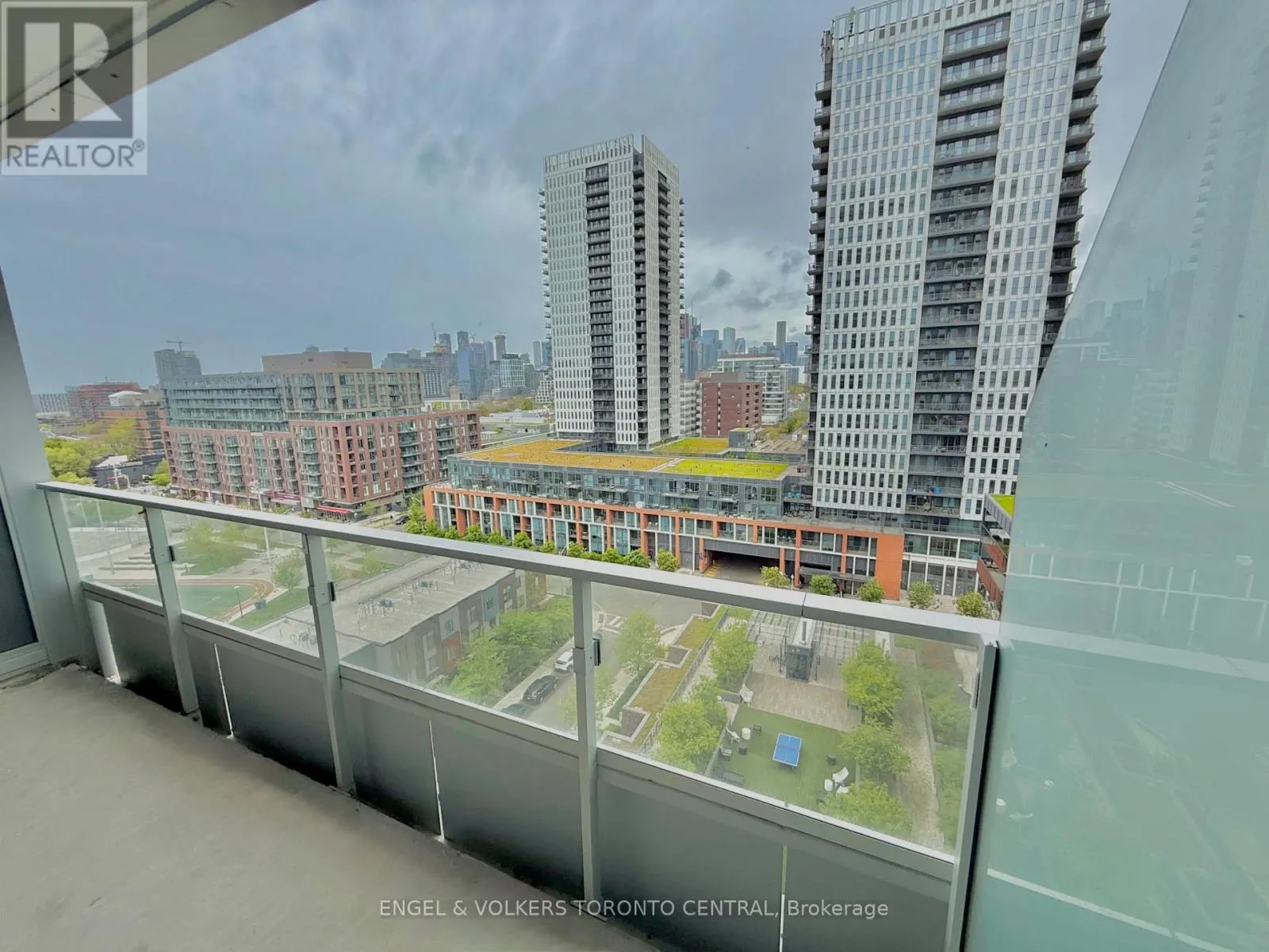 1011 - 20 TUBMAN AVENUE
