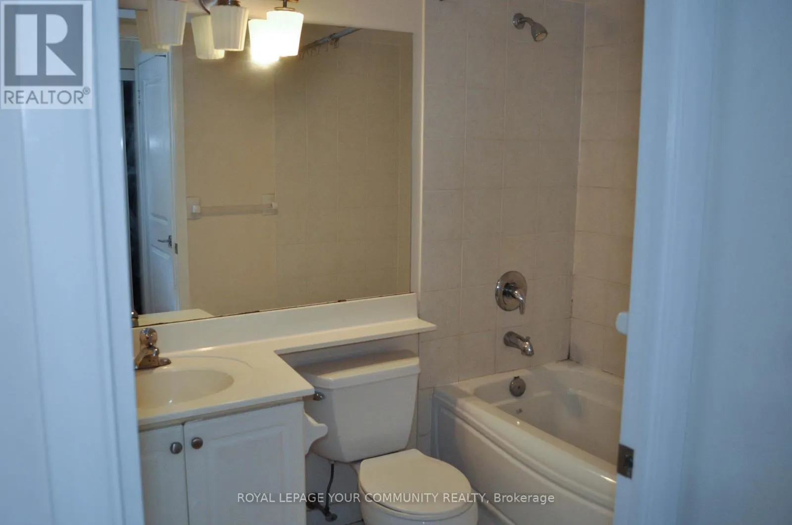 902 - 4968 YONGE STREET