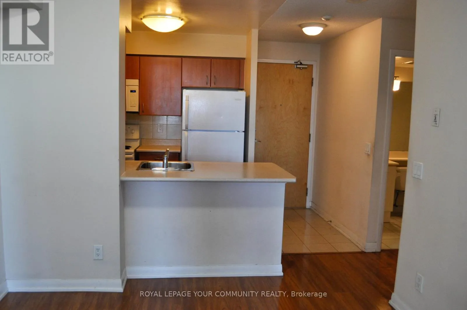 902 - 4968 YONGE STREET