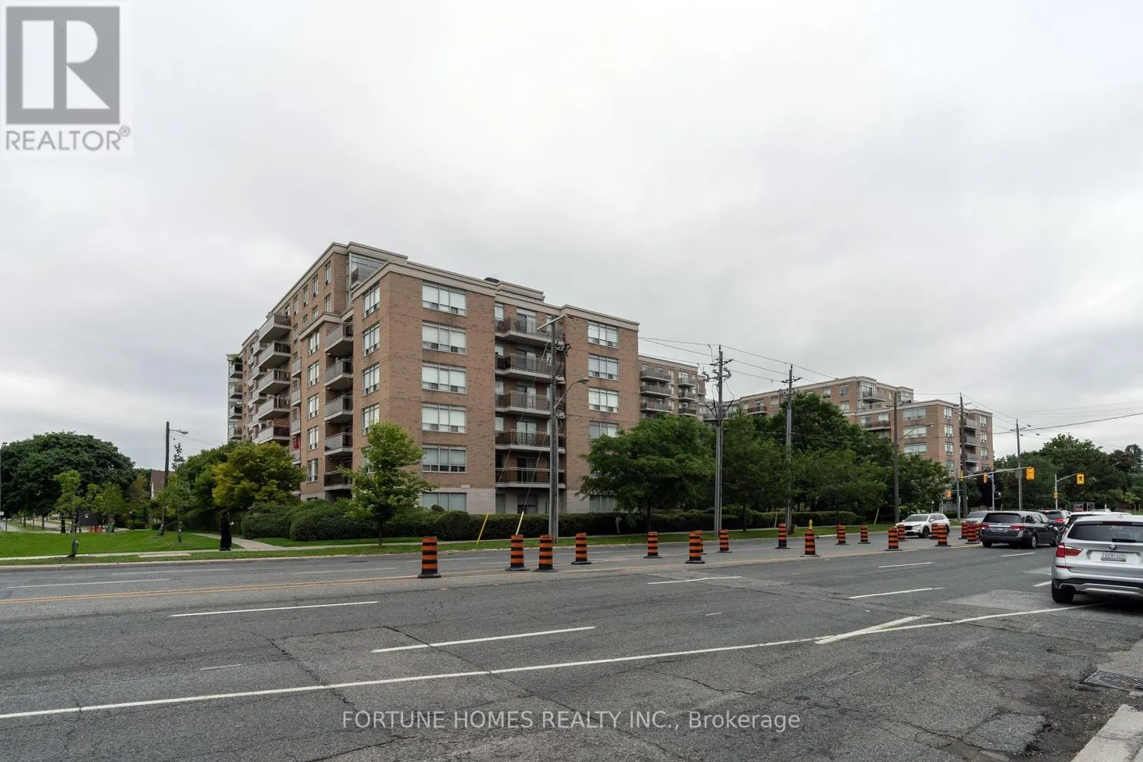 816 - 650 LAWRENCE AVENUE W
