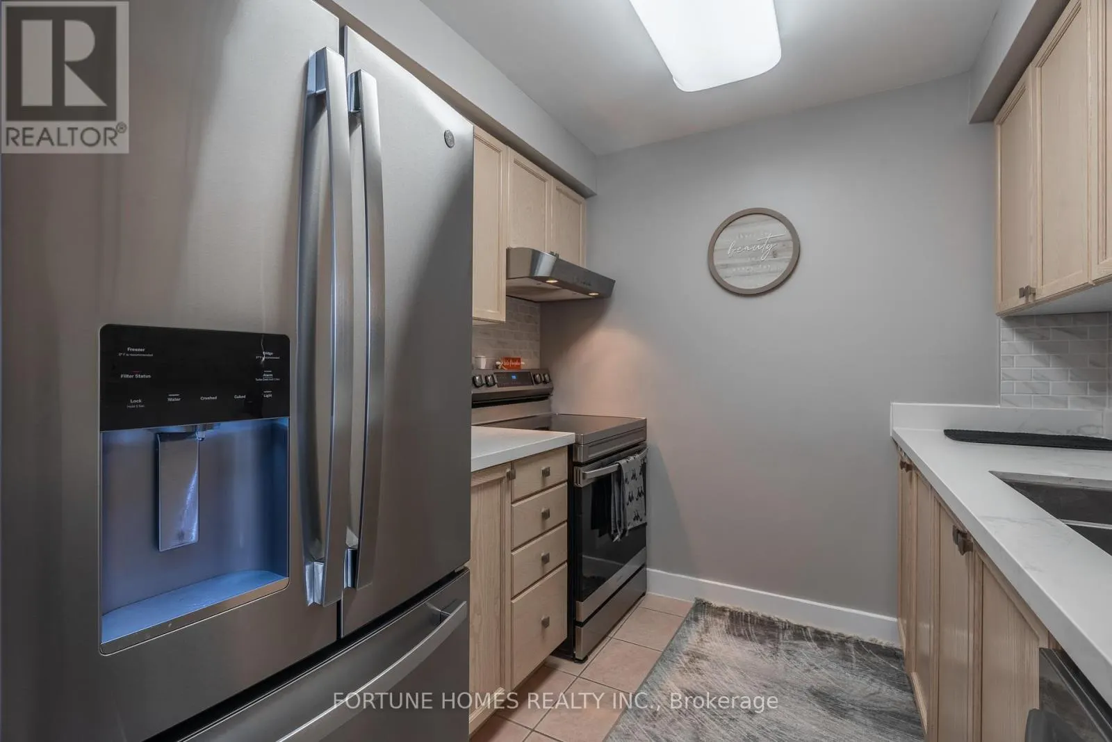 816 - 650 LAWRENCE AVENUE W
