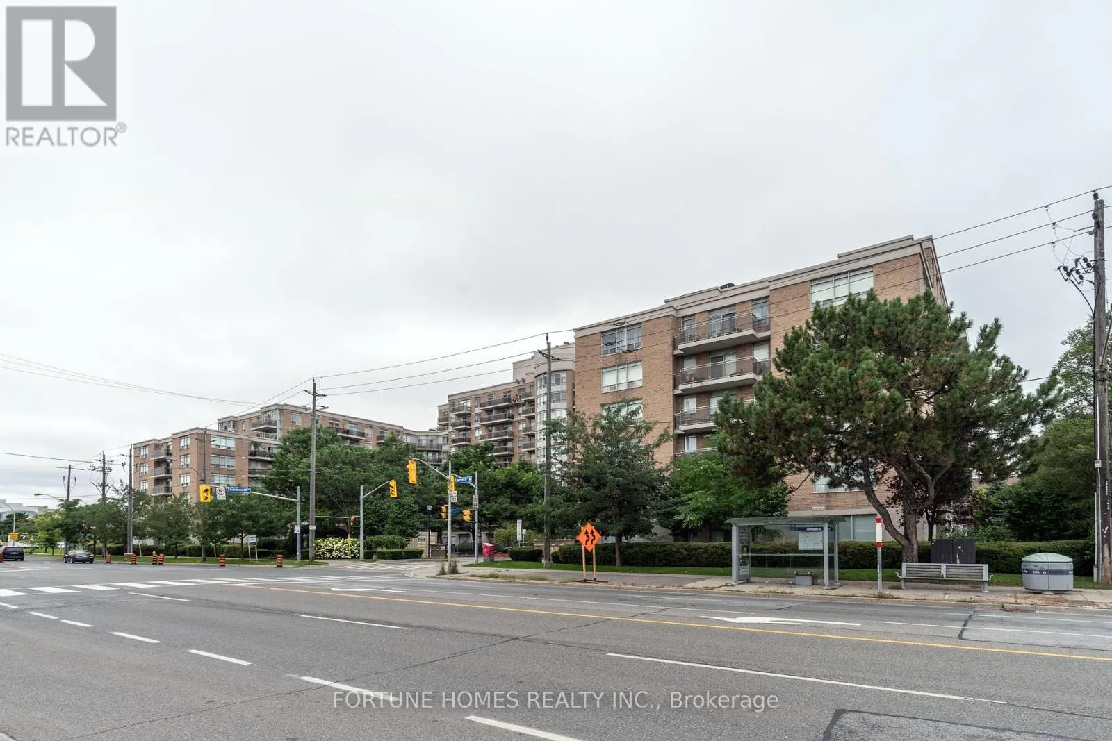 816 - 650 LAWRENCE AVENUE W