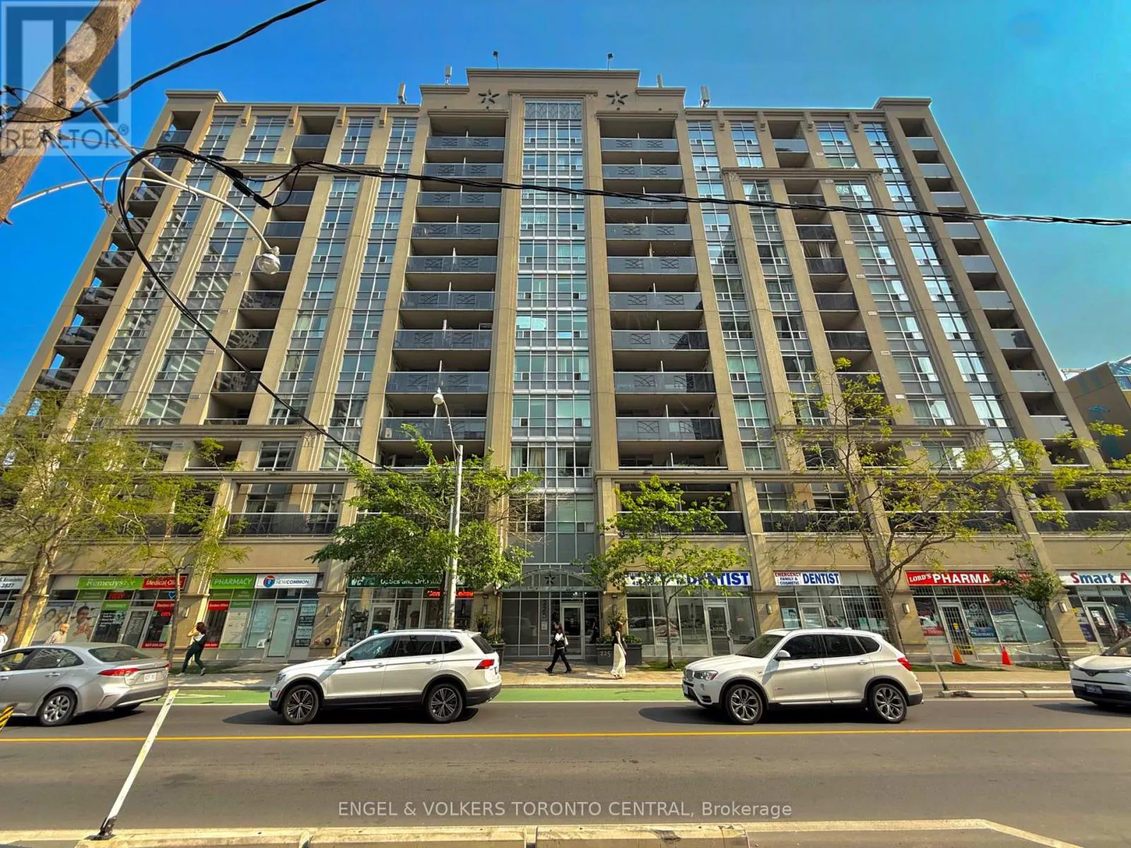 208 - 225 WELLESLEY STREET E