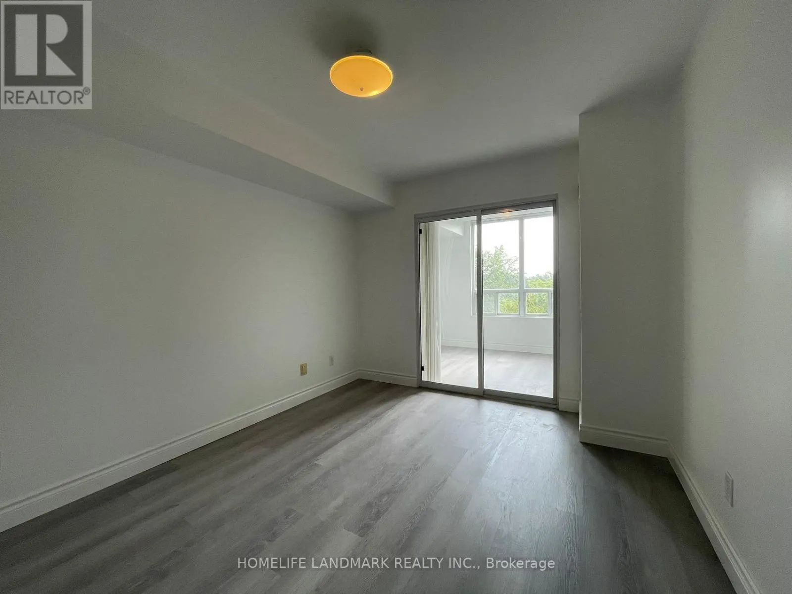 606 - 28 EMPRESS AVENUE