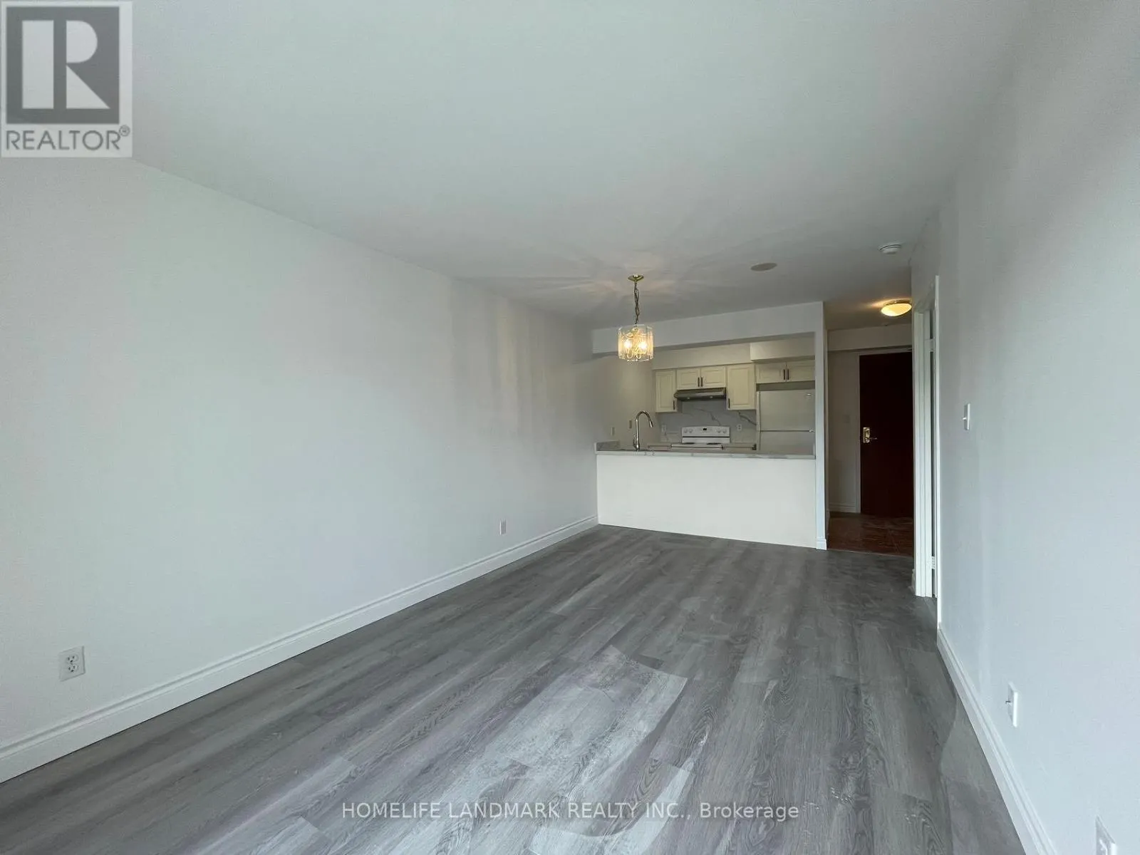 606 - 28 EMPRESS AVENUE