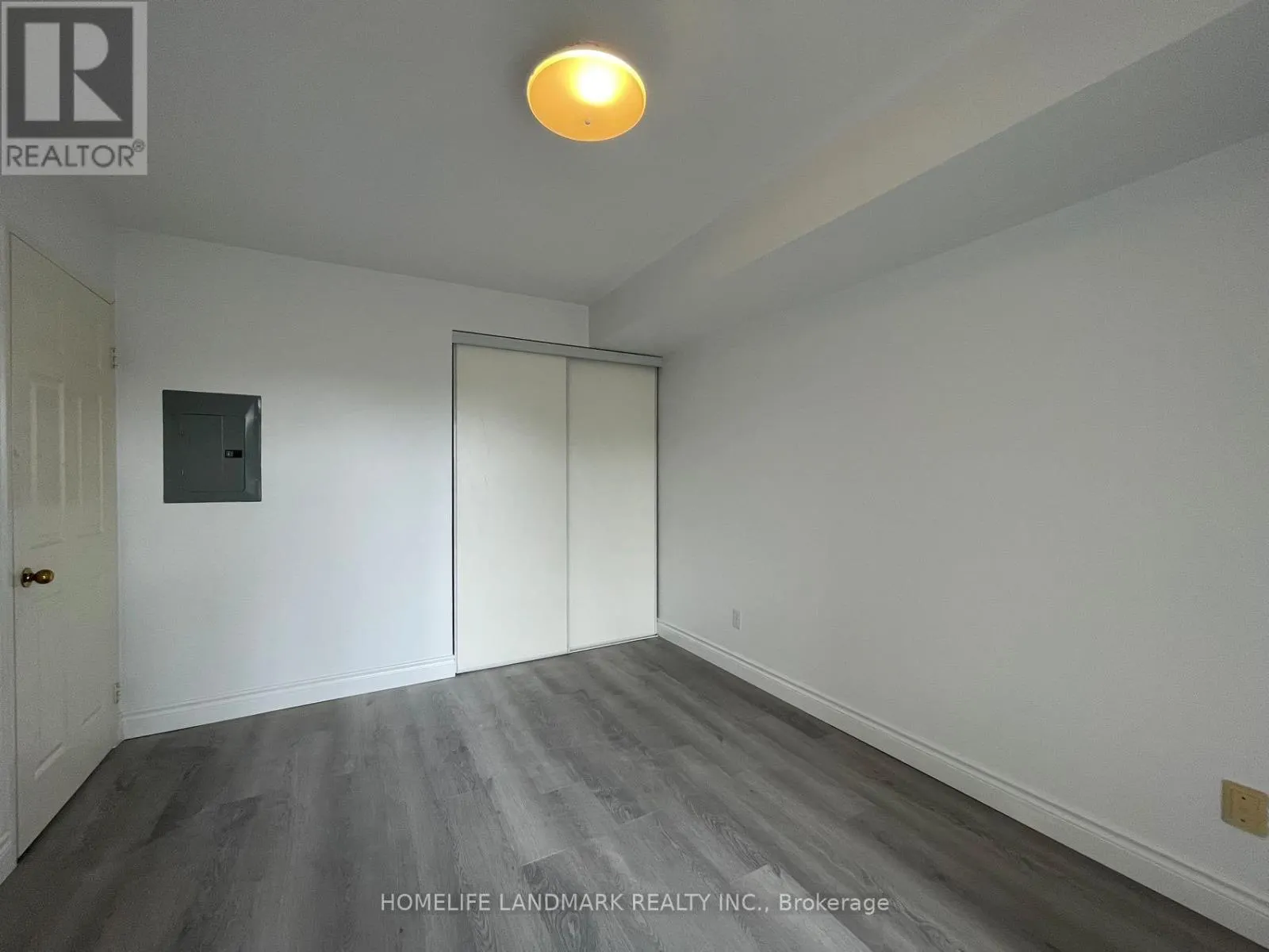 606 - 28 EMPRESS AVENUE