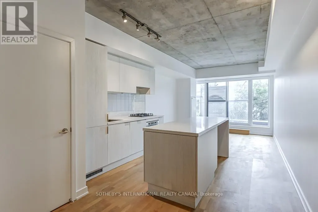 203 - 109 OSSINGTON AVENUE