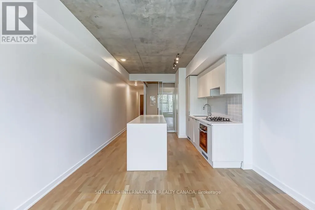 203 - 109 OSSINGTON AVENUE