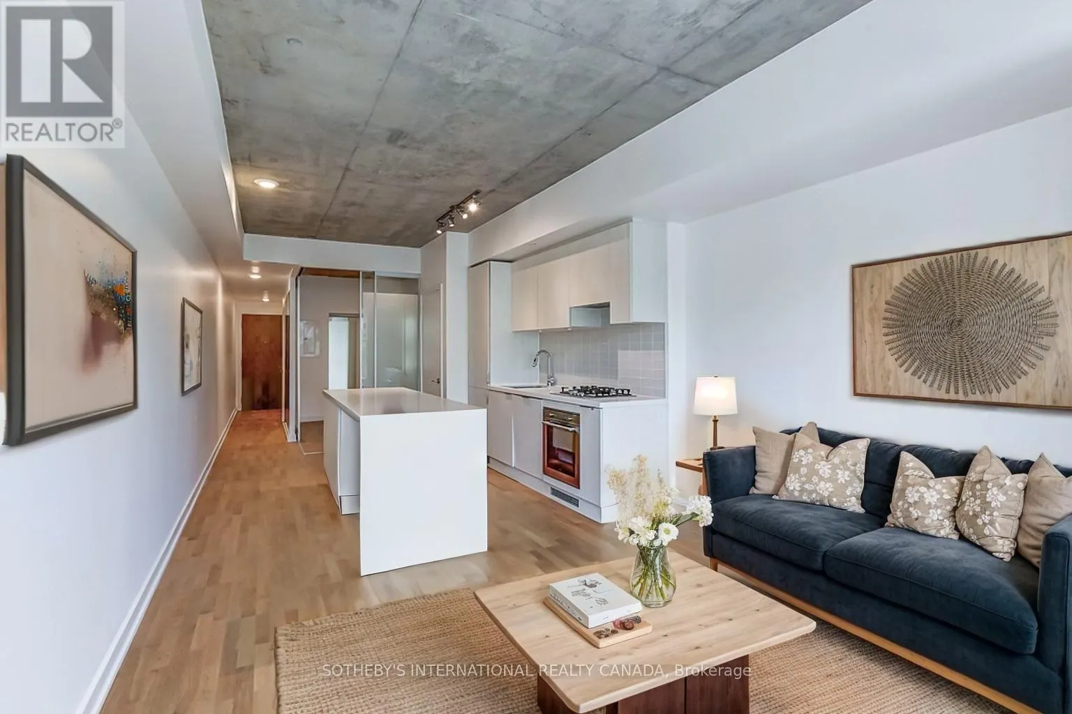 203 - 109 OSSINGTON AVENUE
