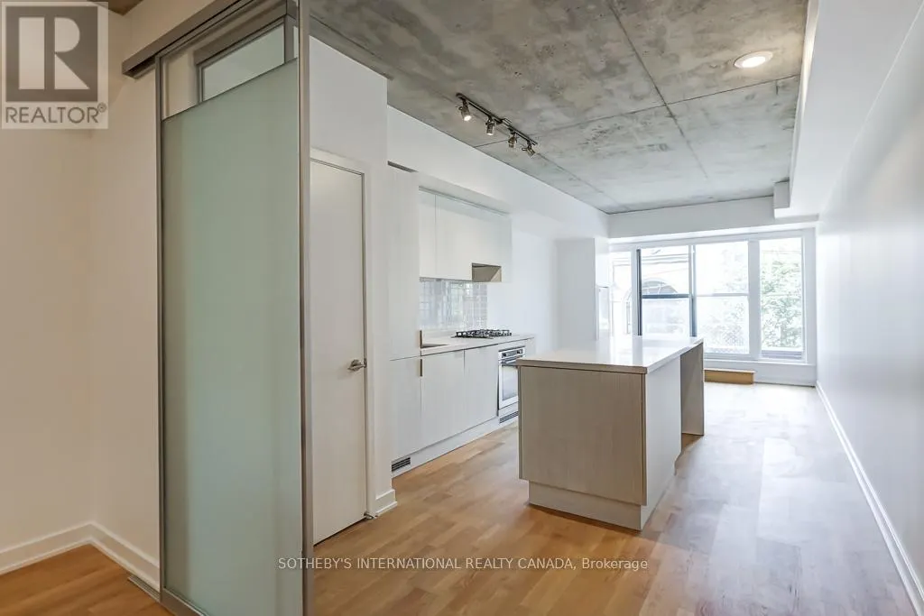 203 - 109 OSSINGTON AVENUE