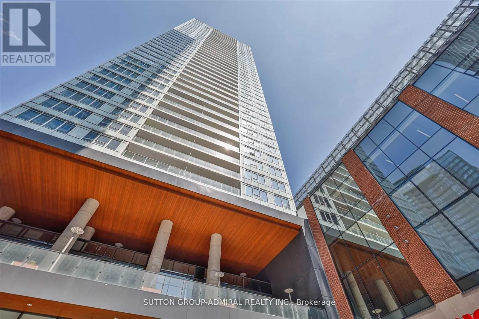 615 - 17 BATHURST STREET