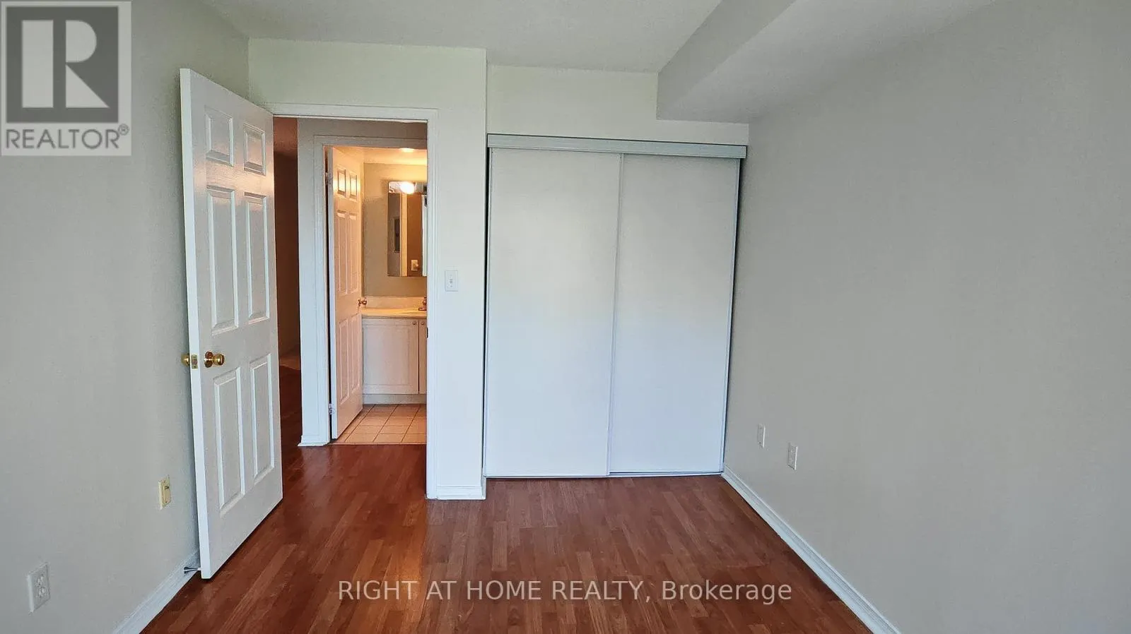 606 - 1 PEMBERTON AVENUE