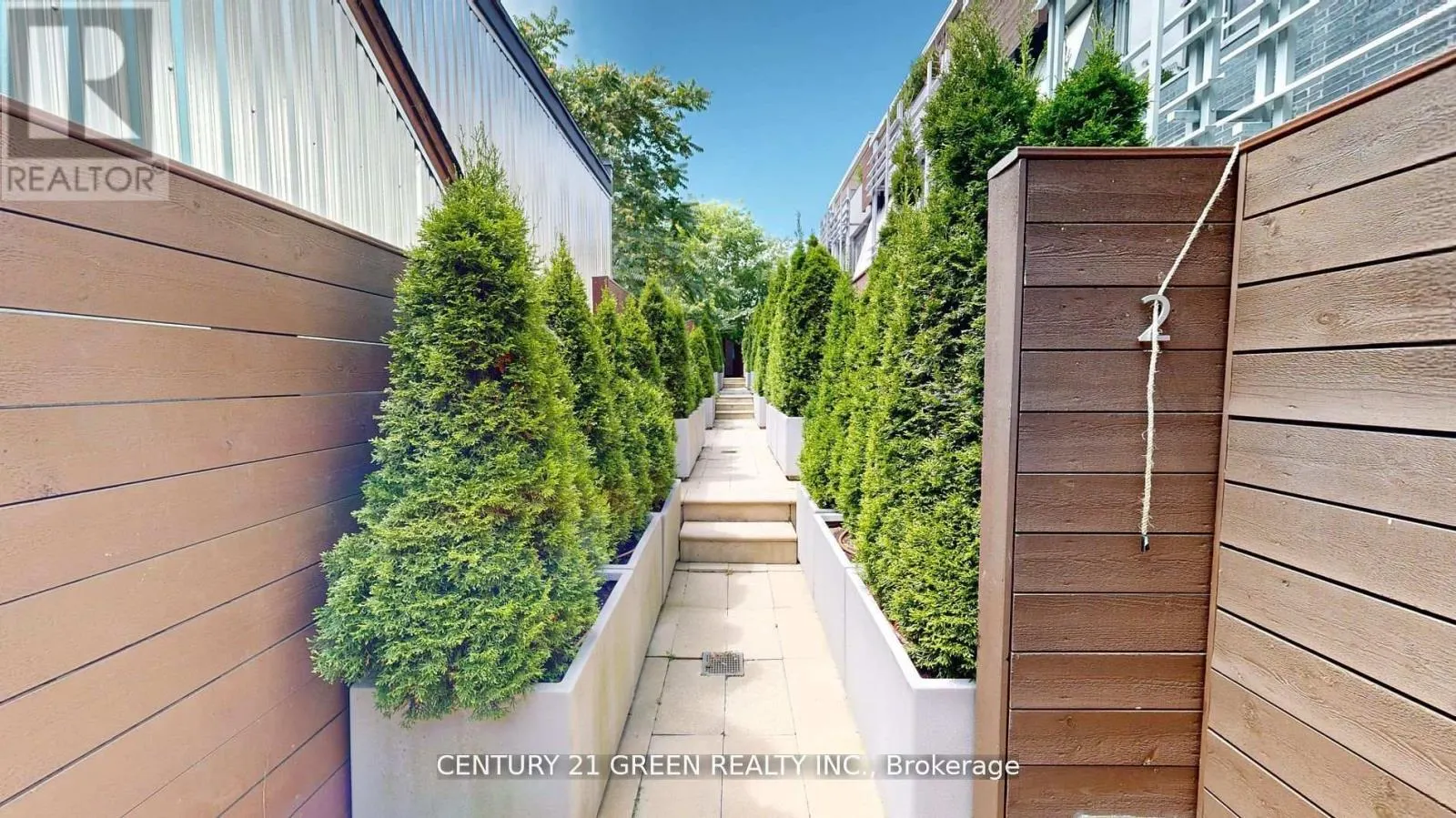 8 - 56 LIPPINCOTT STREET
