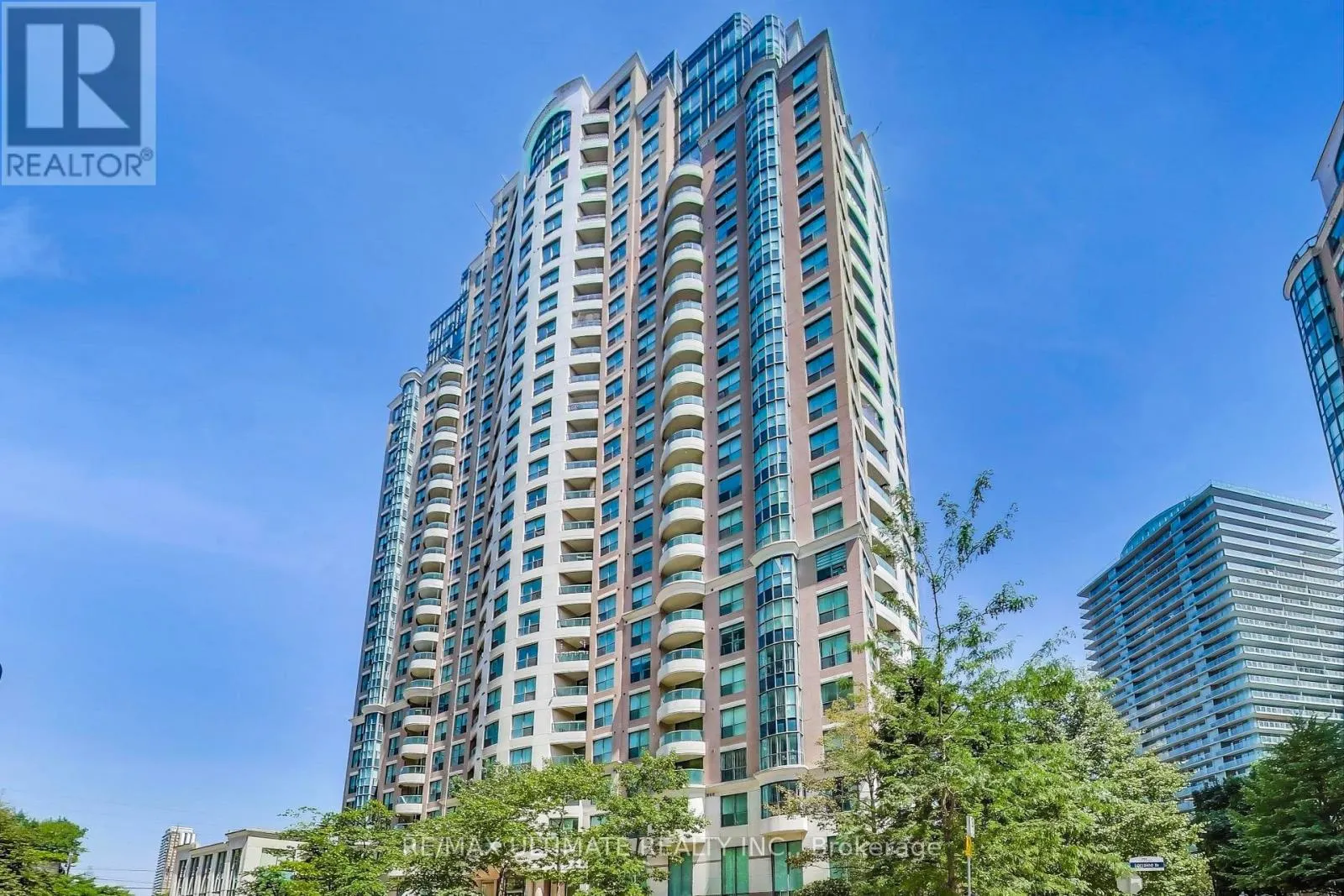 710 - 7 LORRAINE DRIVE