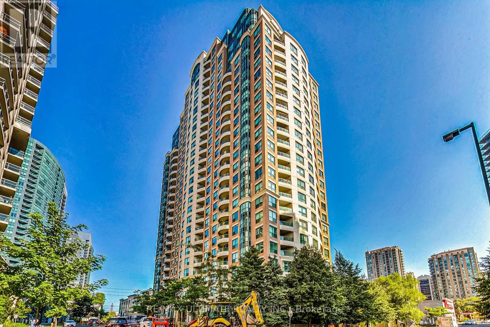 710 - 7 LORRAINE DRIVE