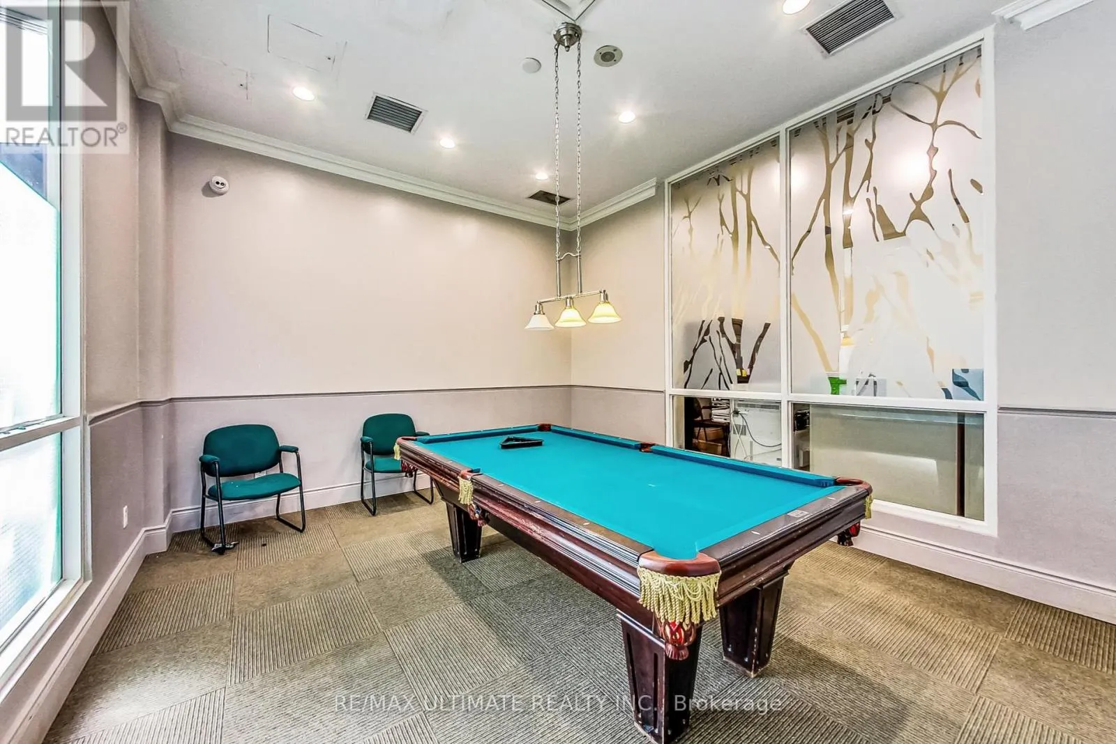 710 - 7 LORRAINE DRIVE