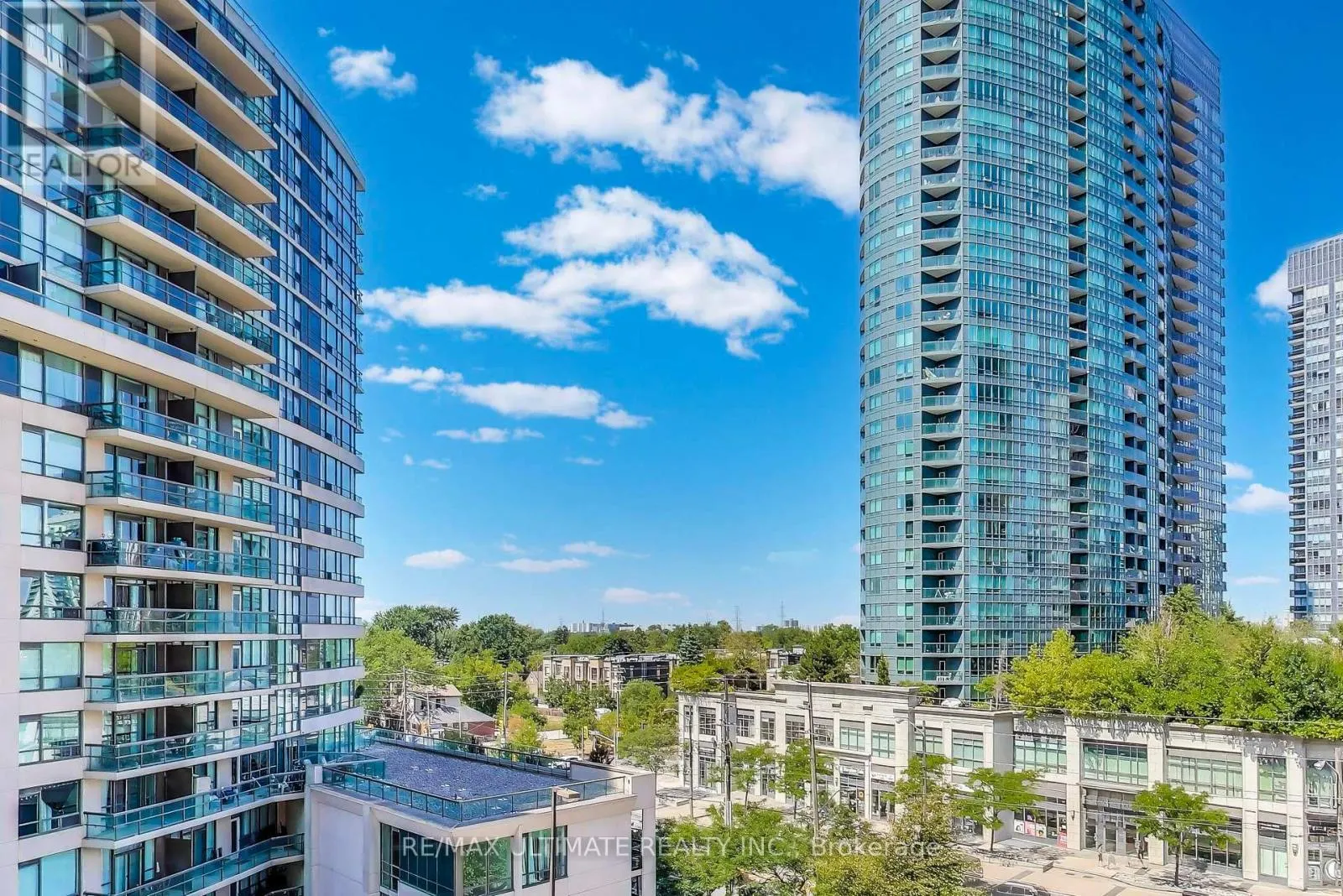 710 - 7 LORRAINE DRIVE