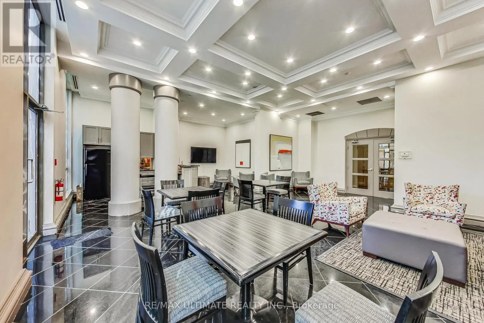710 - 7 LORRAINE DRIVE