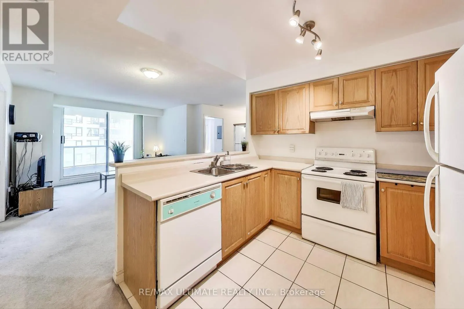 710 - 7 LORRAINE DRIVE