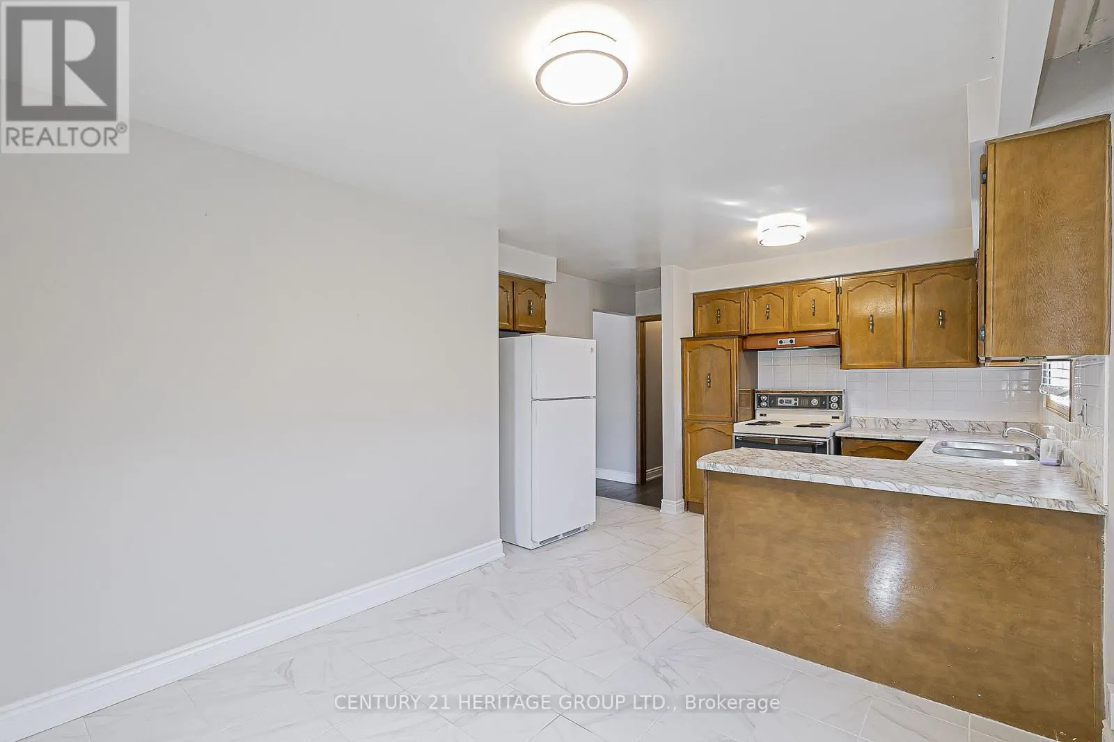 107 HAZELNUT CRESCENT