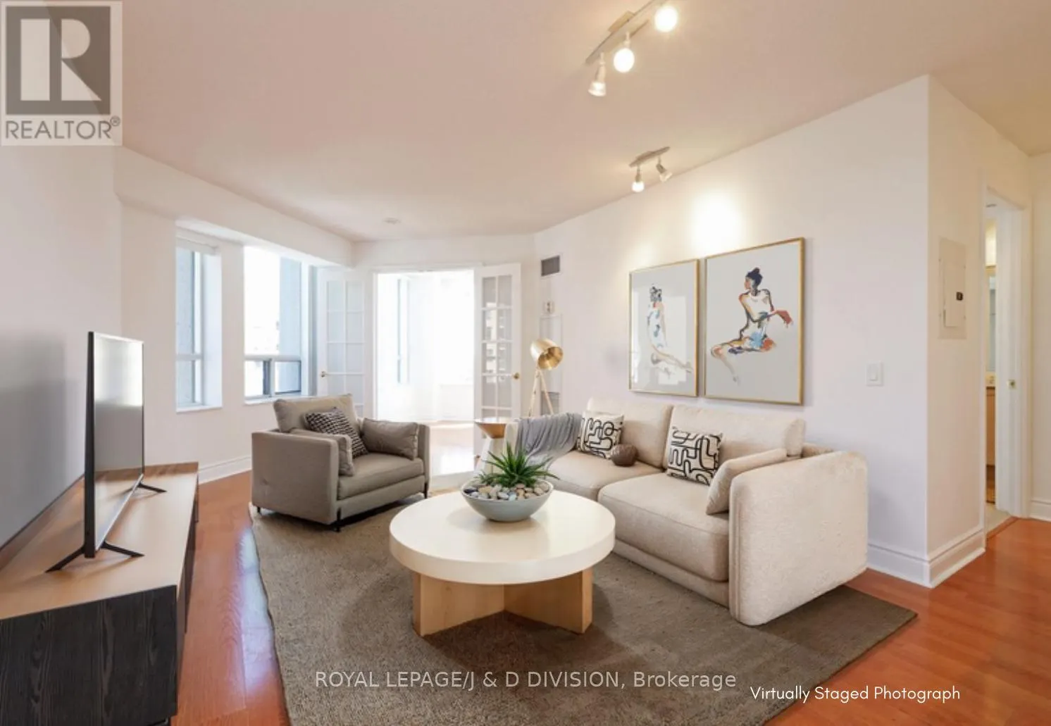 924 - 15 NORTHTOWN WAY