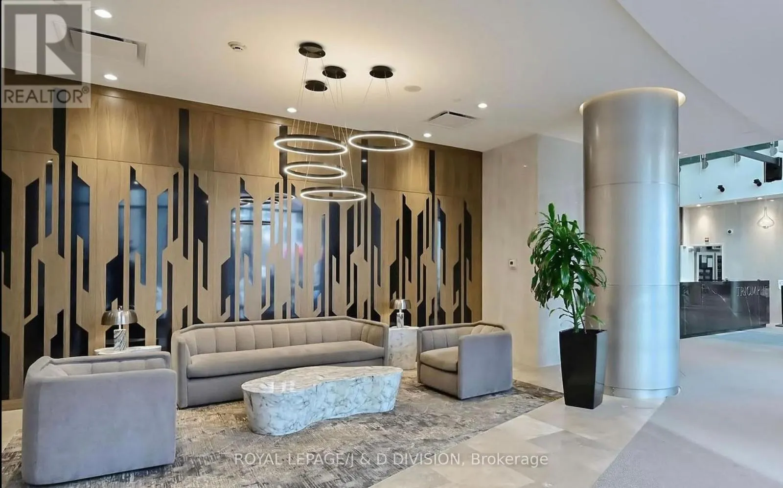 924 - 15 NORTHTOWN WAY