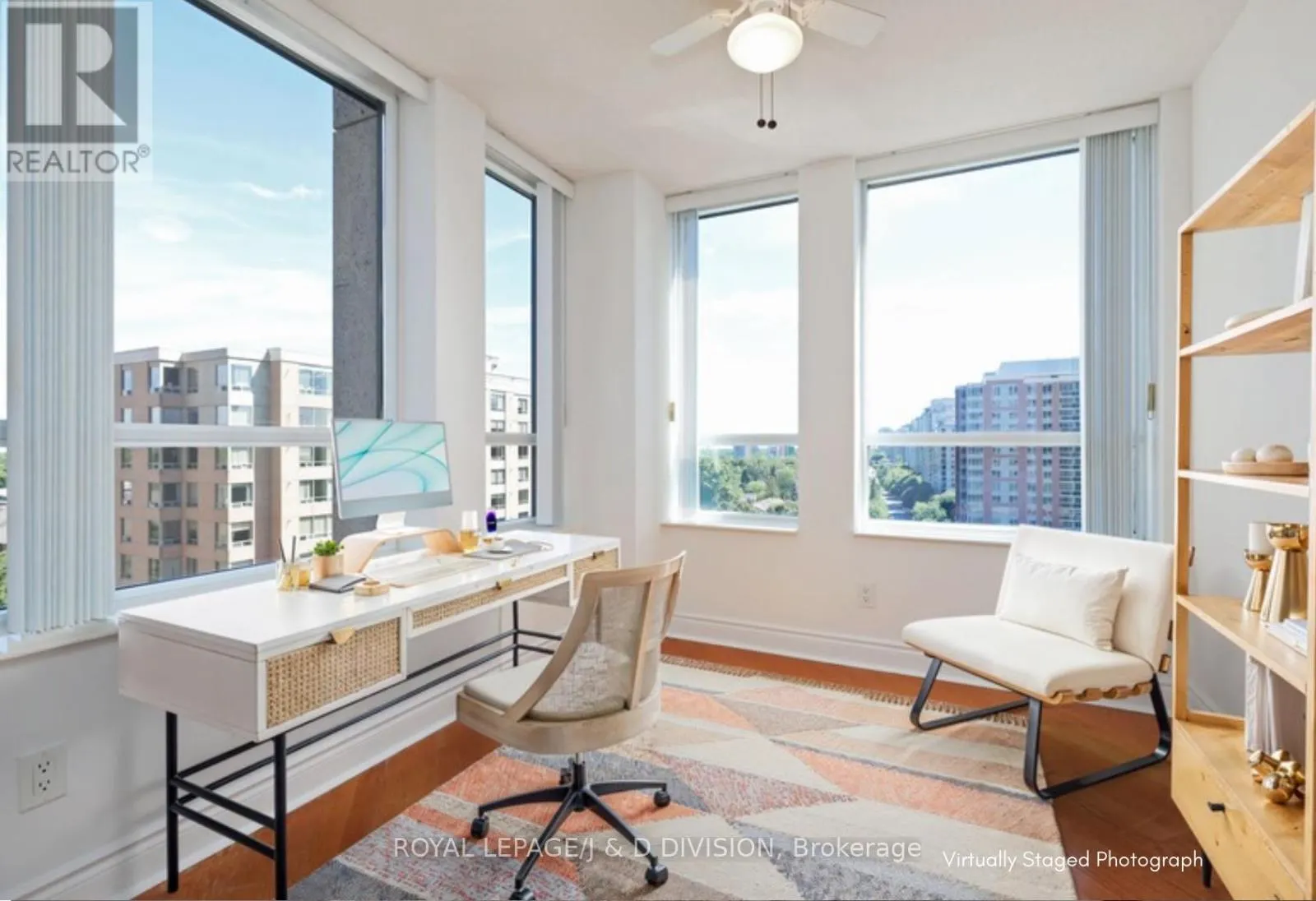 924 - 15 NORTHTOWN WAY