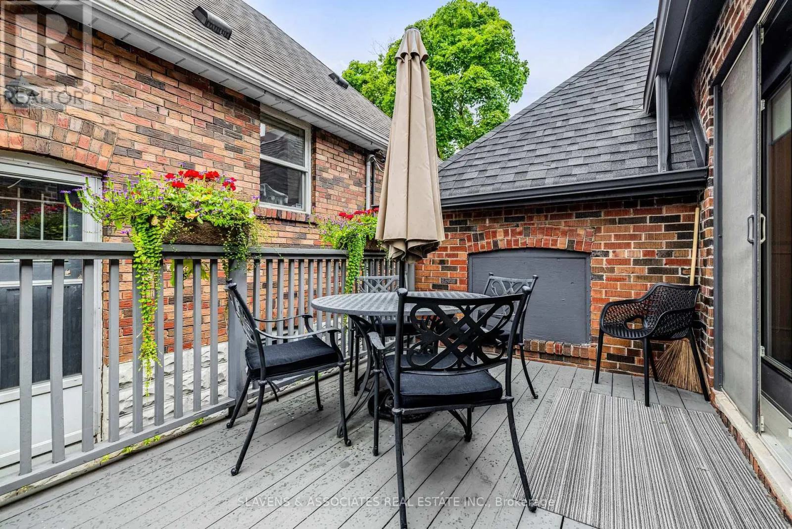 25 FAIRLEIGH CRESCENT