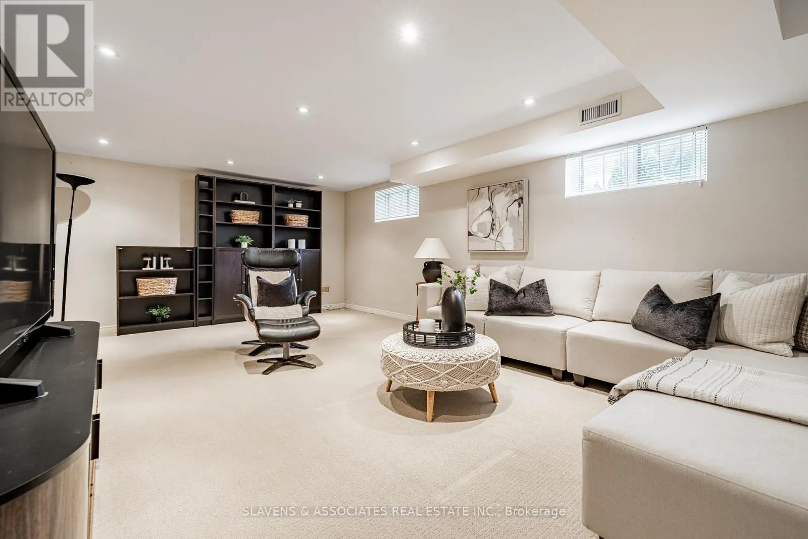 25 FAIRLEIGH CRESCENT