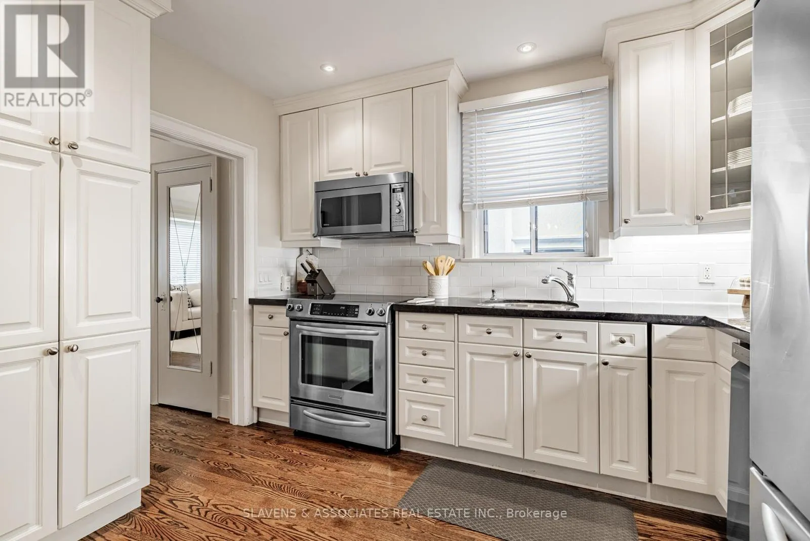 25 FAIRLEIGH CRESCENT