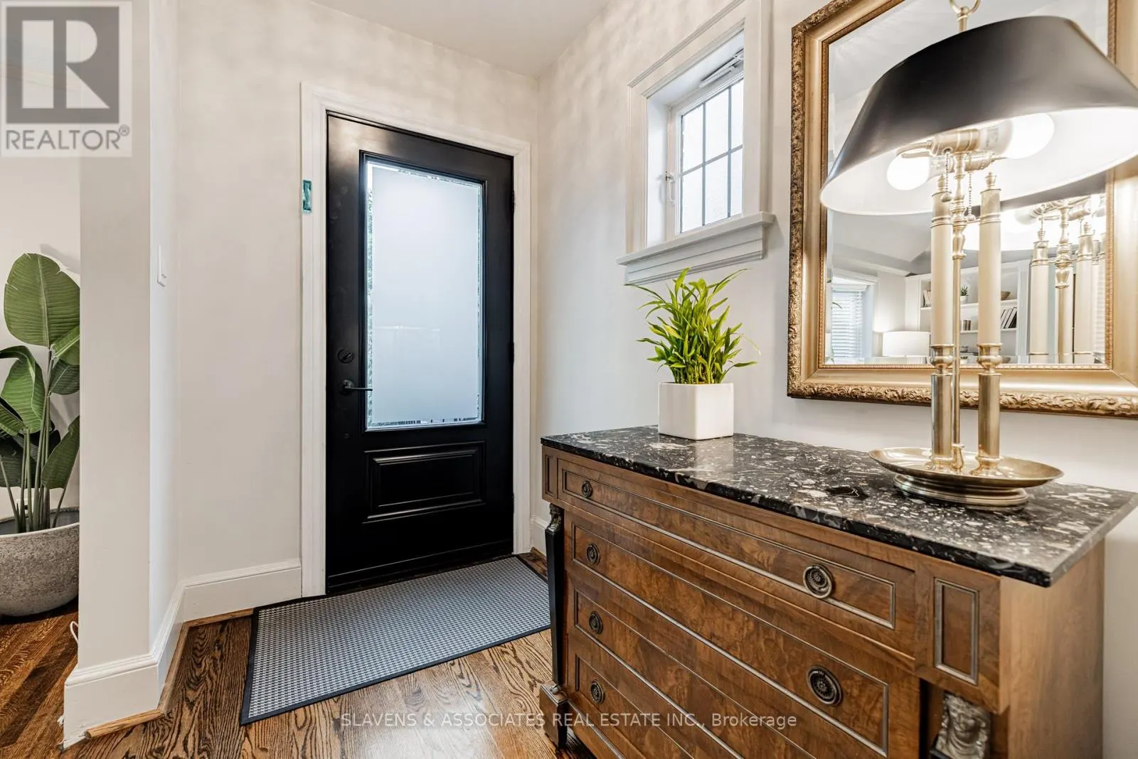 25 FAIRLEIGH CRESCENT