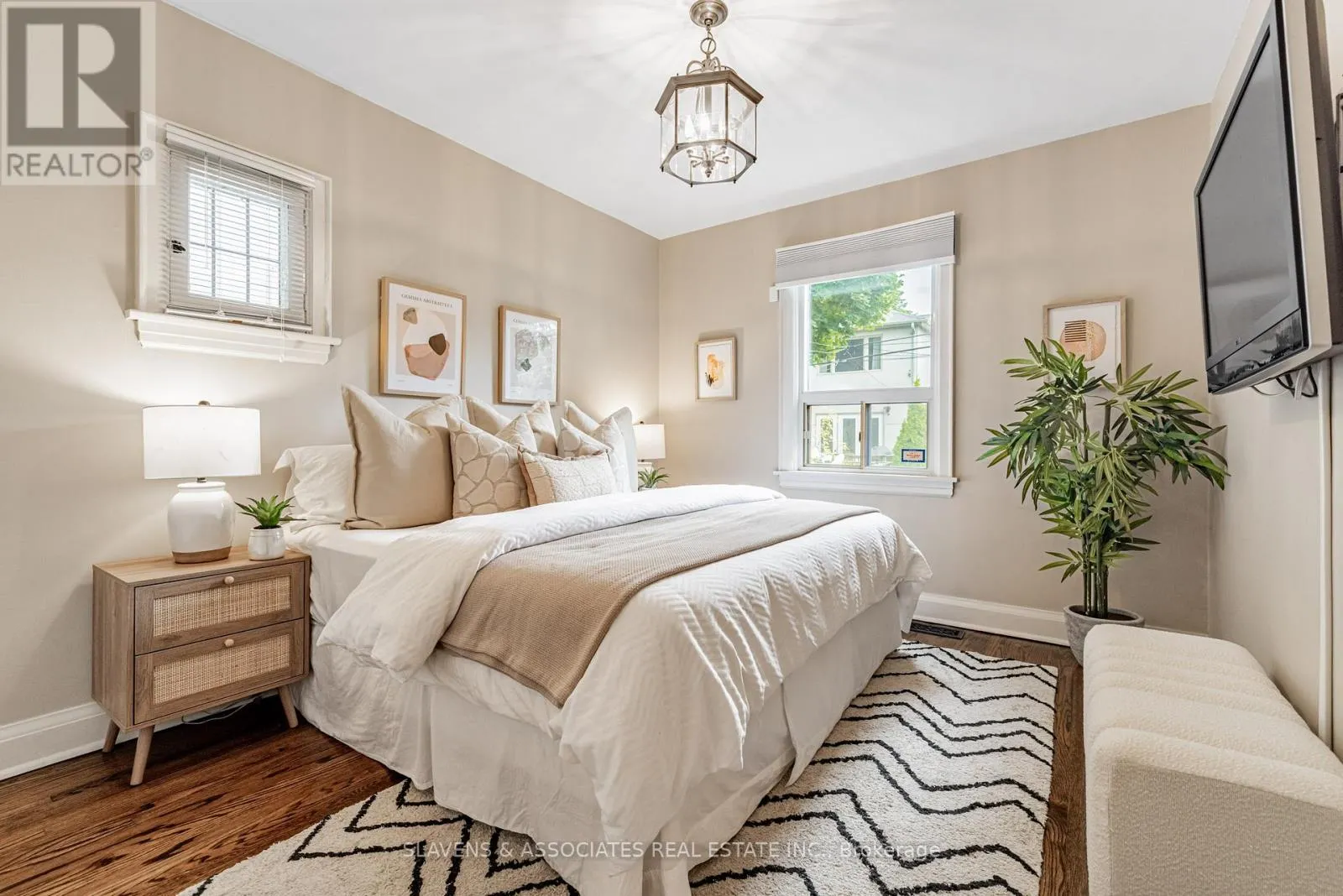 25 FAIRLEIGH CRESCENT