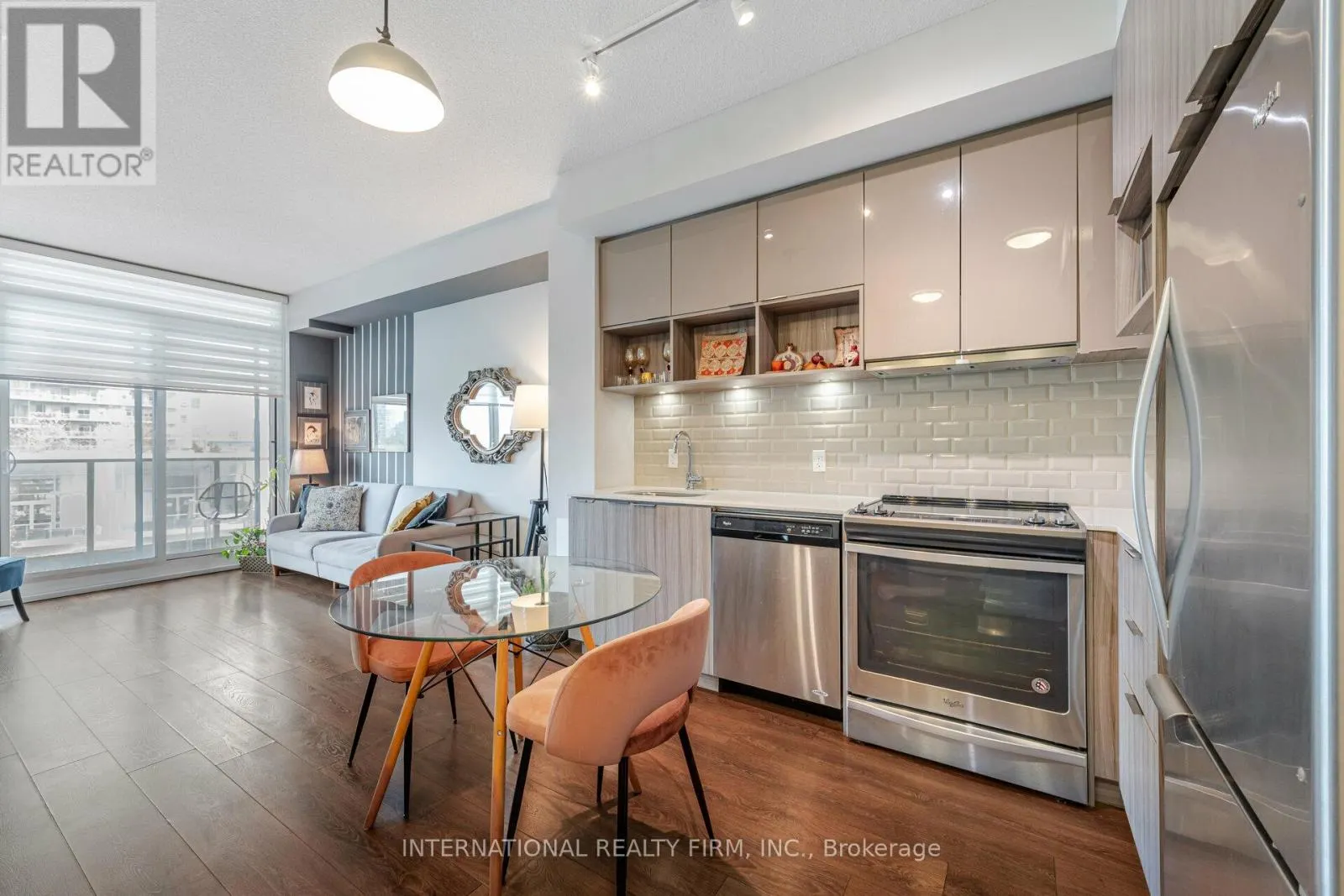 303 - 52 FOREST MANOR ROAD