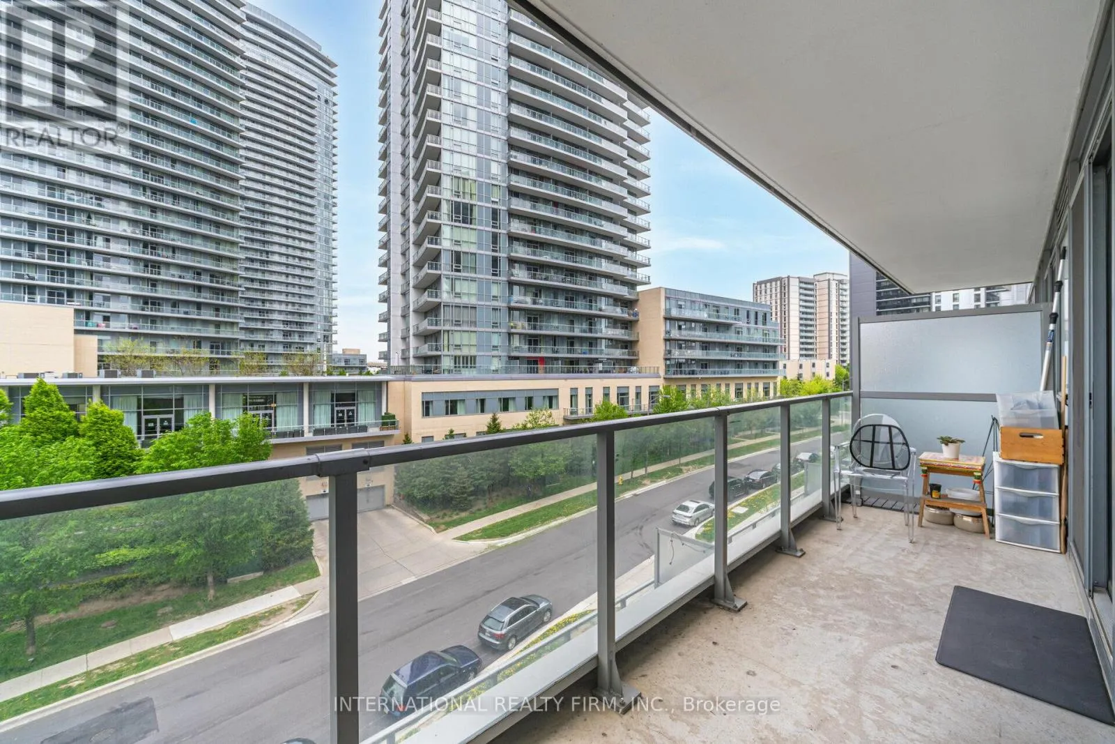 303 - 52 FOREST MANOR ROAD