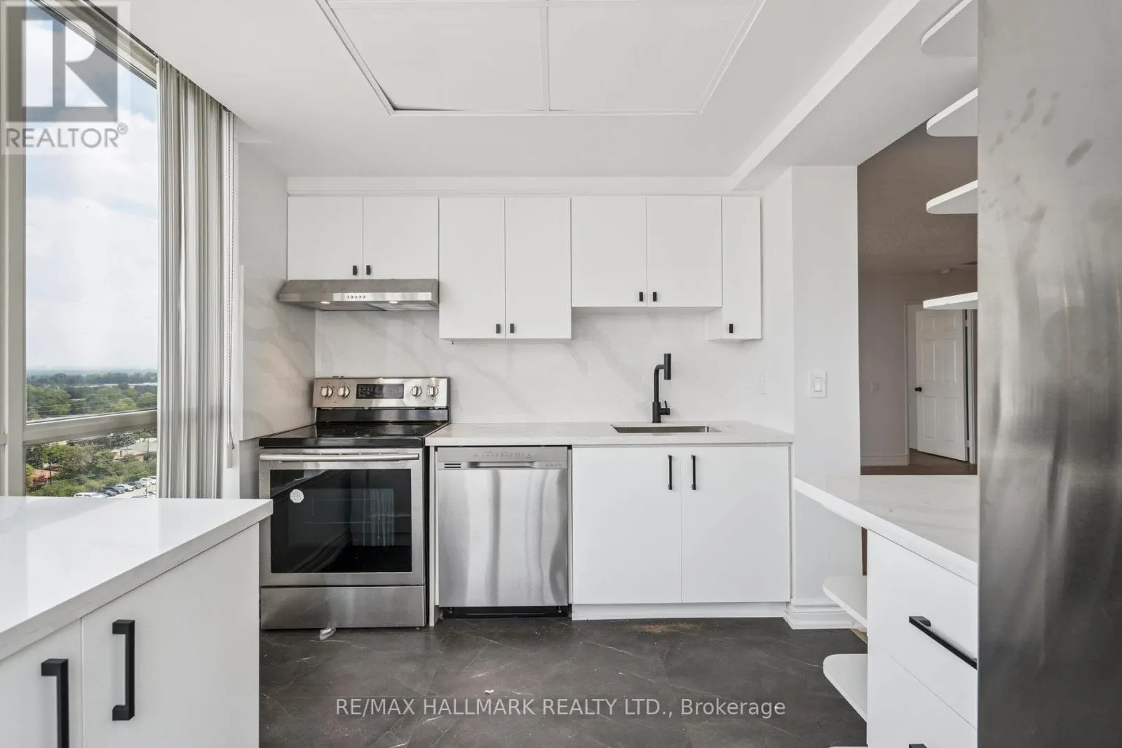 1214 - 7 BISHOP AVENUE