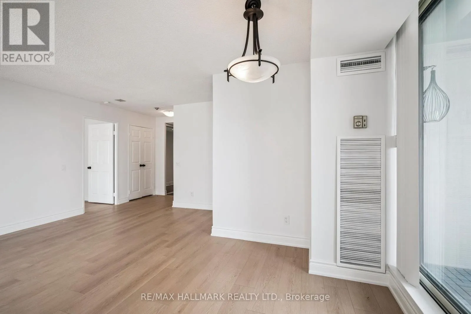 1214 - 7 BISHOP AVENUE