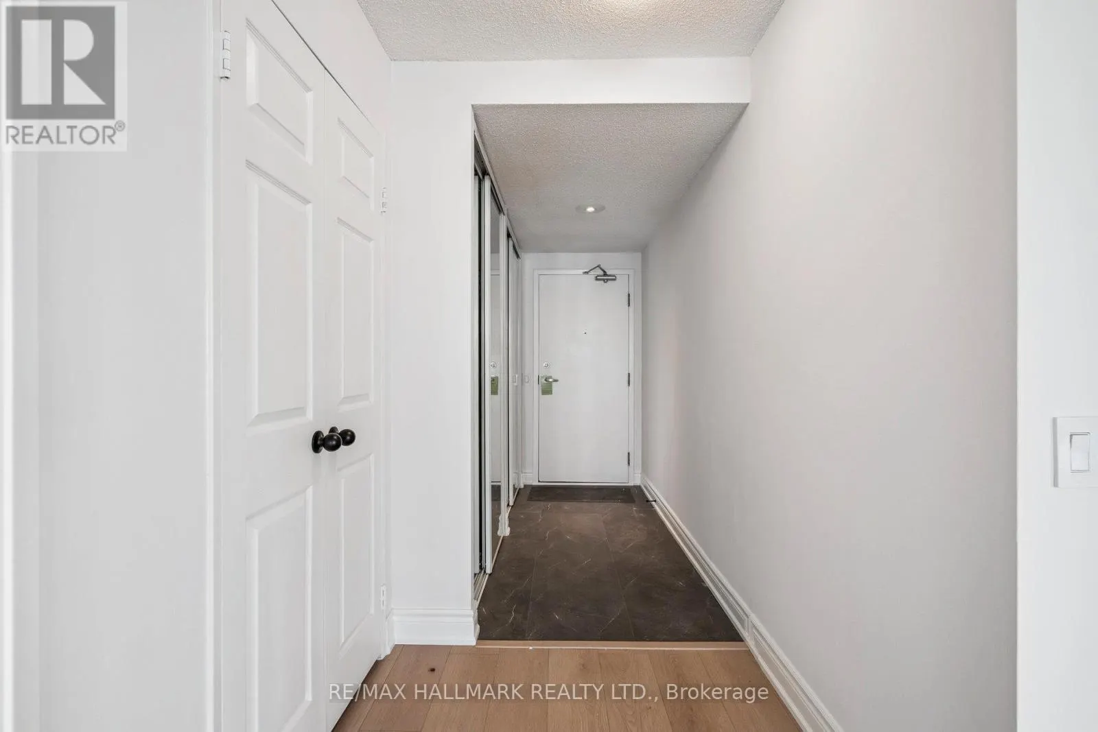 1214 - 7 BISHOP AVENUE