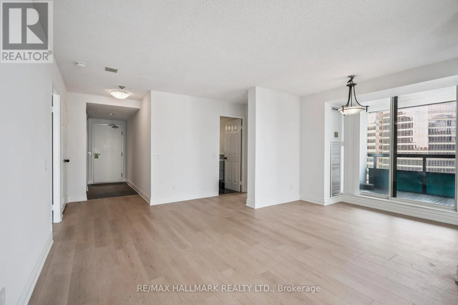 1214 - 7 BISHOP AVENUE